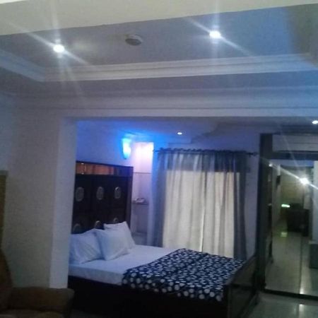 Theodawn Hotels @ Suite 29 Ikeja Buitenkant foto