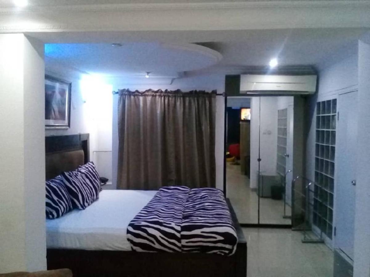 Theodawn Hotels @ Suite 29 Ikeja Buitenkant foto