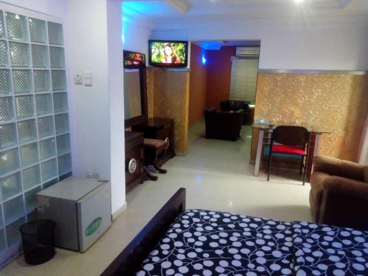 Theodawn Hotels @ Suite 29 Ikeja Buitenkant foto