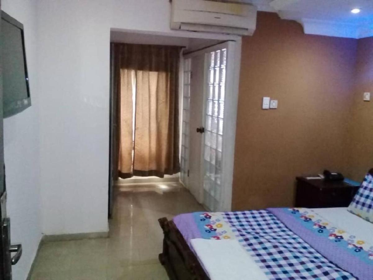 Theodawn Hotels @ Suite 29 Ikeja Buitenkant foto