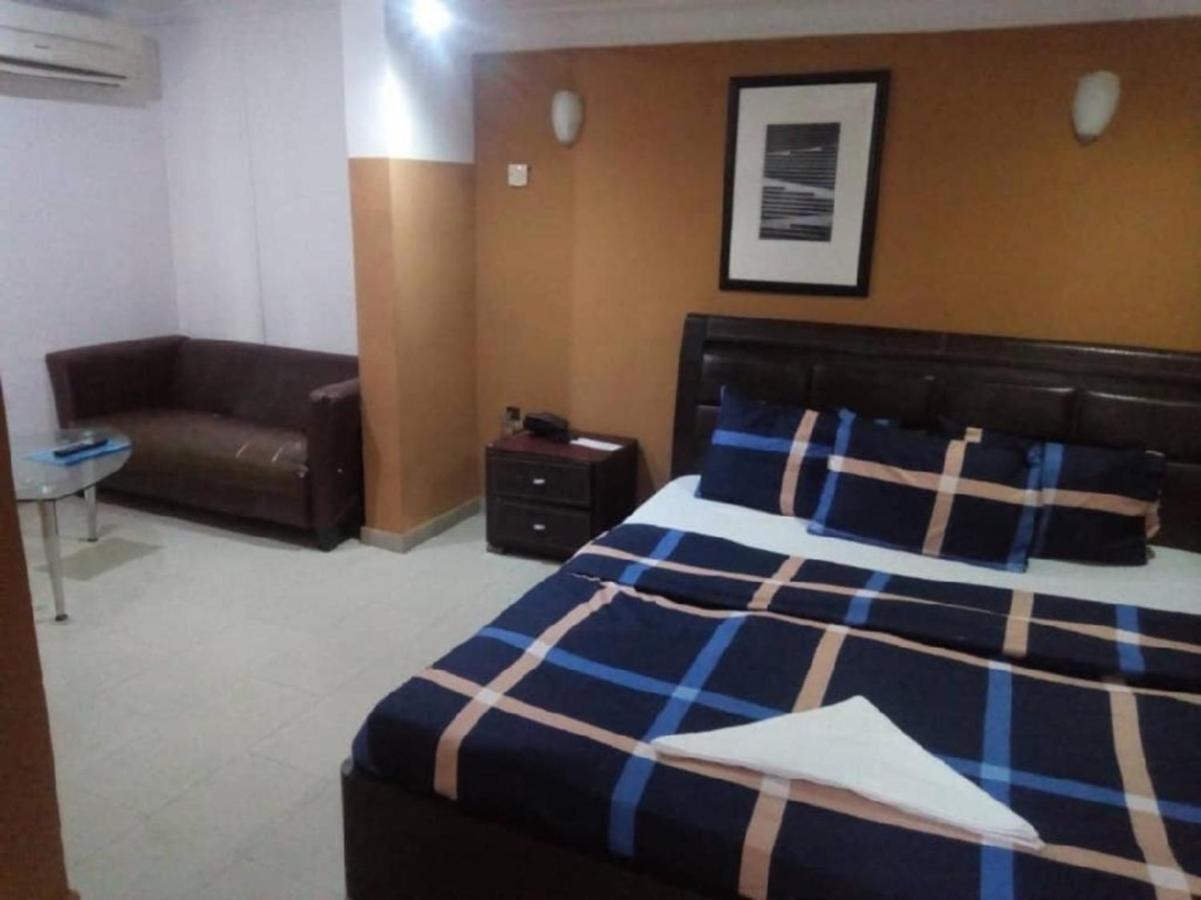 Theodawn Hotels @ Suite 29 Ikeja Buitenkant foto