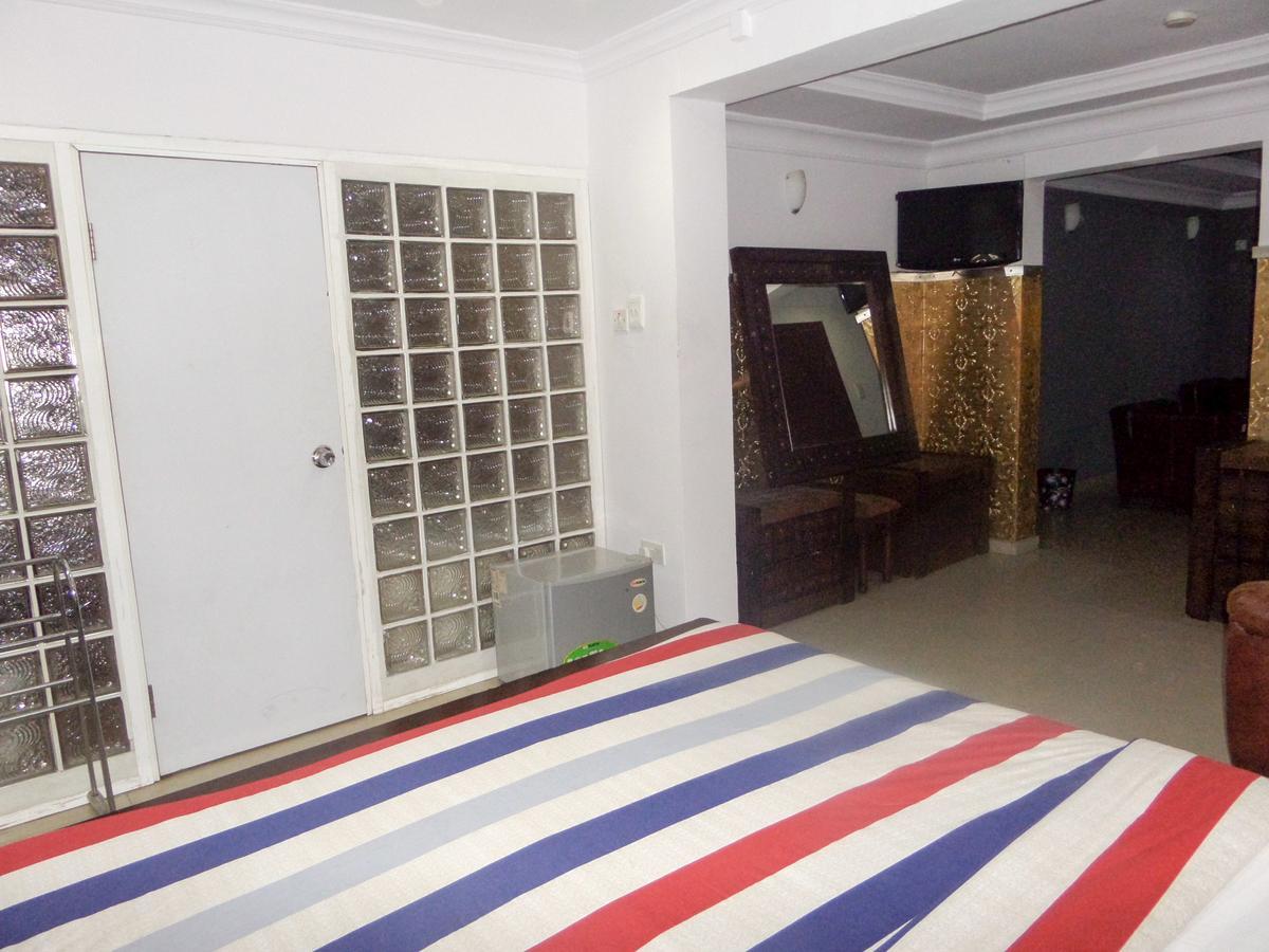 Theodawn Hotels @ Suite 29 Ikeja Buitenkant foto