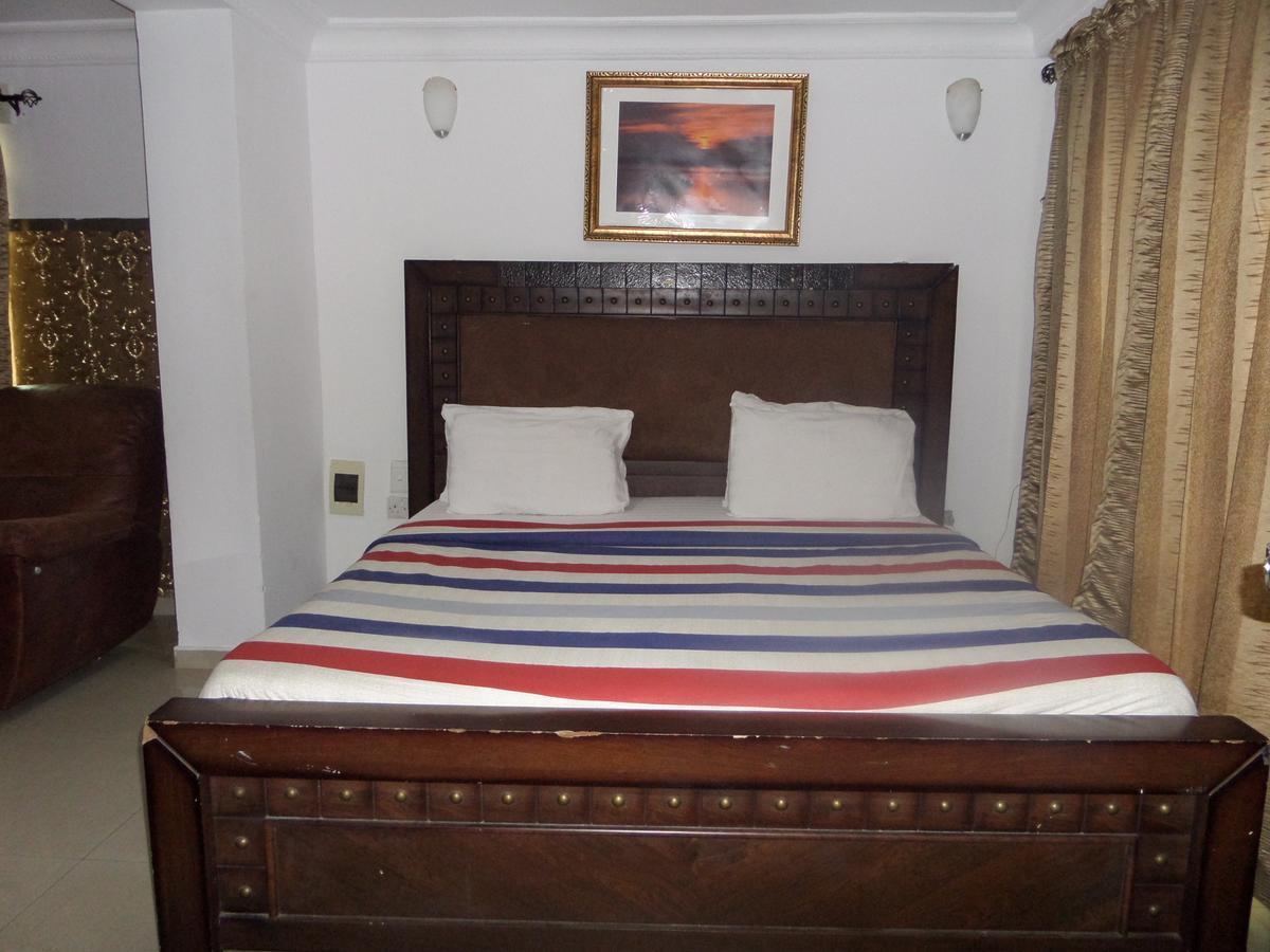 Theodawn Hotels @ Suite 29 Ikeja Buitenkant foto