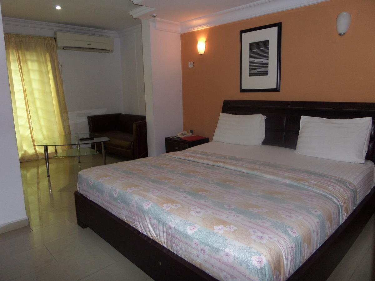 Theodawn Hotels @ Suite 29 Ikeja Buitenkant foto