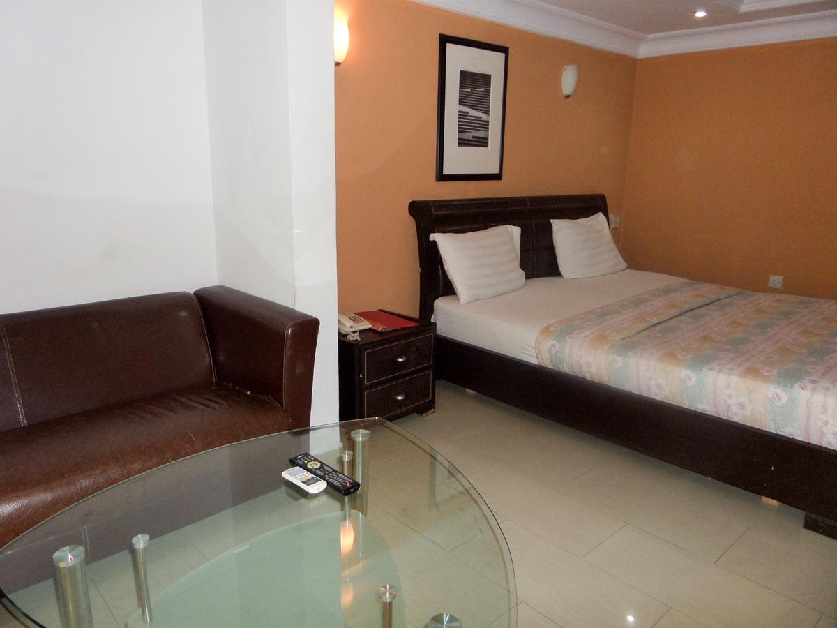 Theodawn Hotels @ Suite 29 Ikeja Buitenkant foto