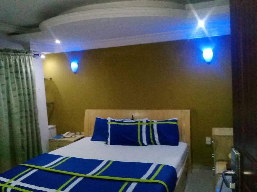 Theodawn Hotels @ Suite 29 Ikeja Buitenkant foto